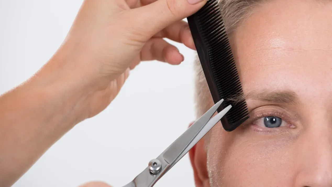 trimming eyebrow