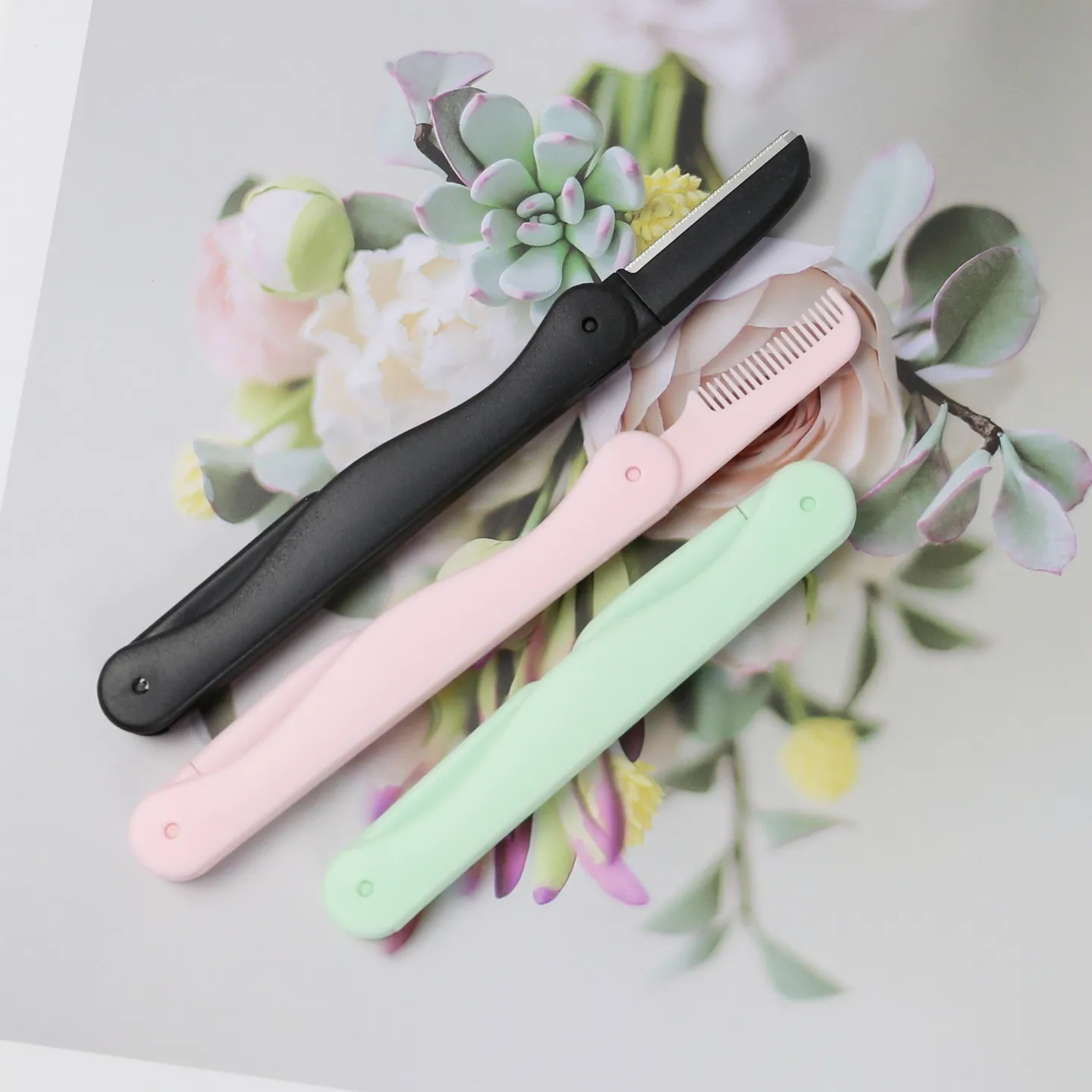 eyebrow trimmer with brow brush image