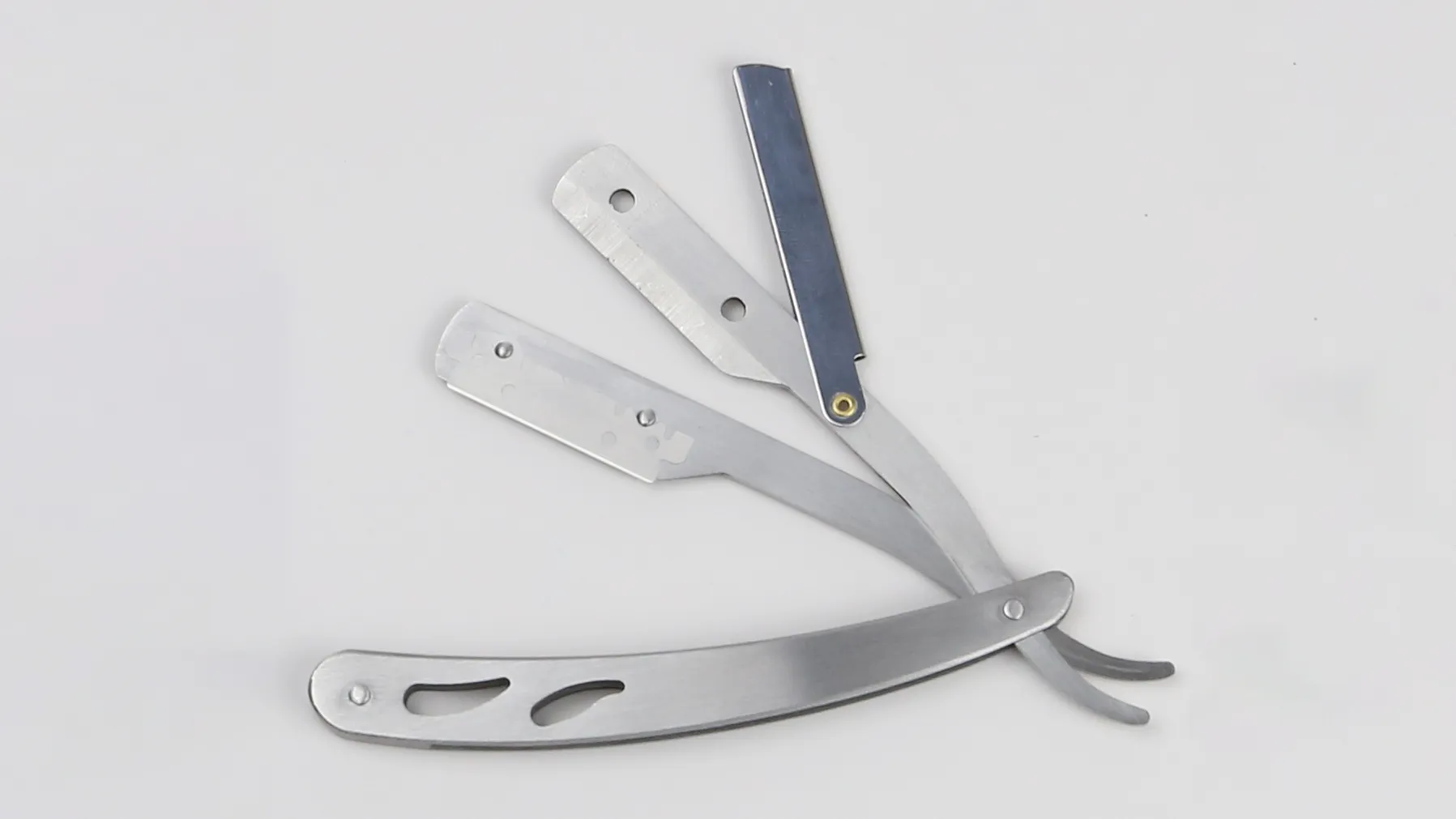 Stainless steel material makes it lasting a longer time in wet condition.