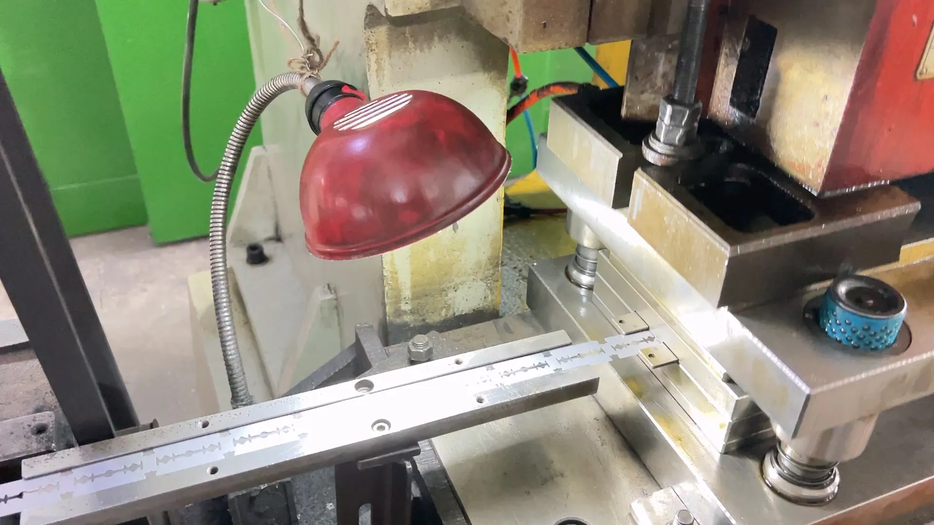 blade in pressing process