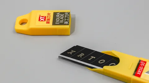 18mm black sk5 steel snap-off blades made by XR Blade