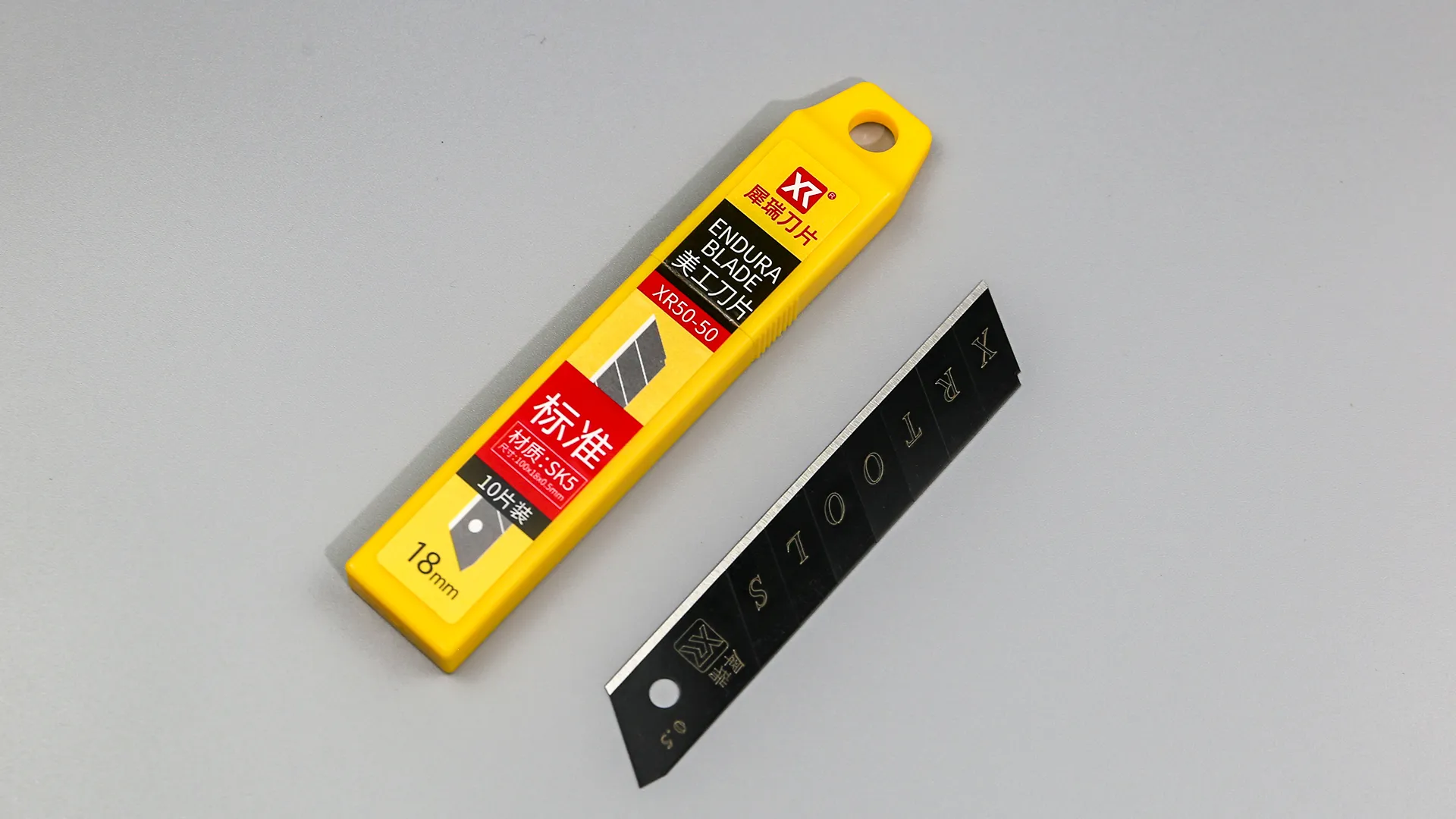 18mm black sk5 steel snap-off blades made by XR Blade