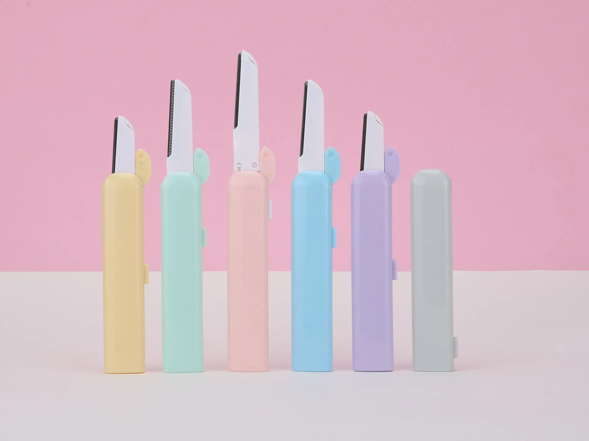 Xirui retractable design eyebrow razors