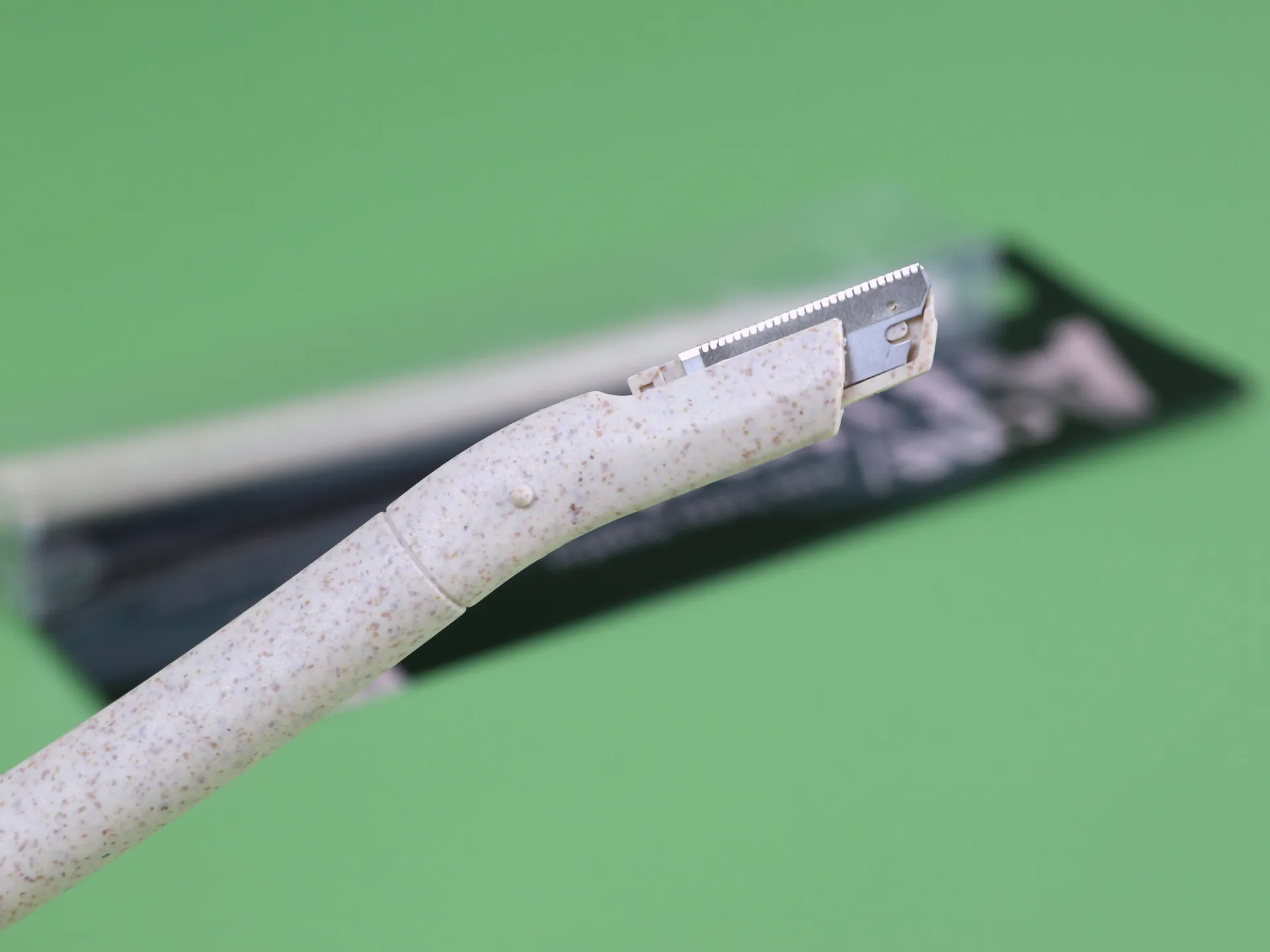 Xirui Replaceable eyebrow razors